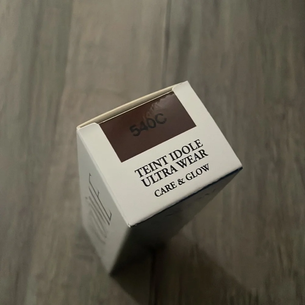 Lacome Teint Idole Ultra Wear Care & Glow 540C - Picture 4 of 5